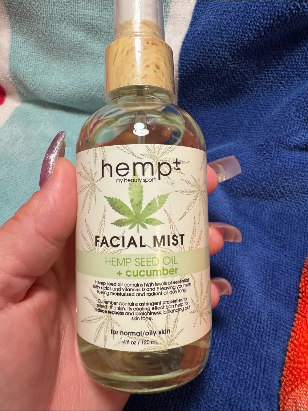 Hemp+ Tea Tree Hemp Facial Mist & Moisturizing Spray - Green & Cream - Picture 2 of 3